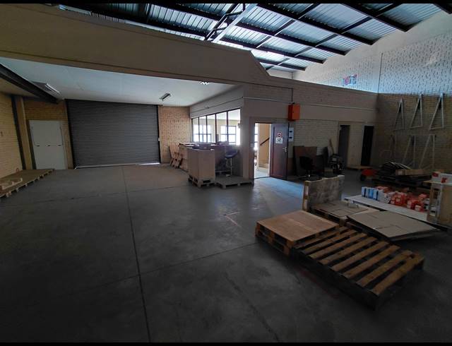 334M² WAREHOUSE TO LET IN POMONA